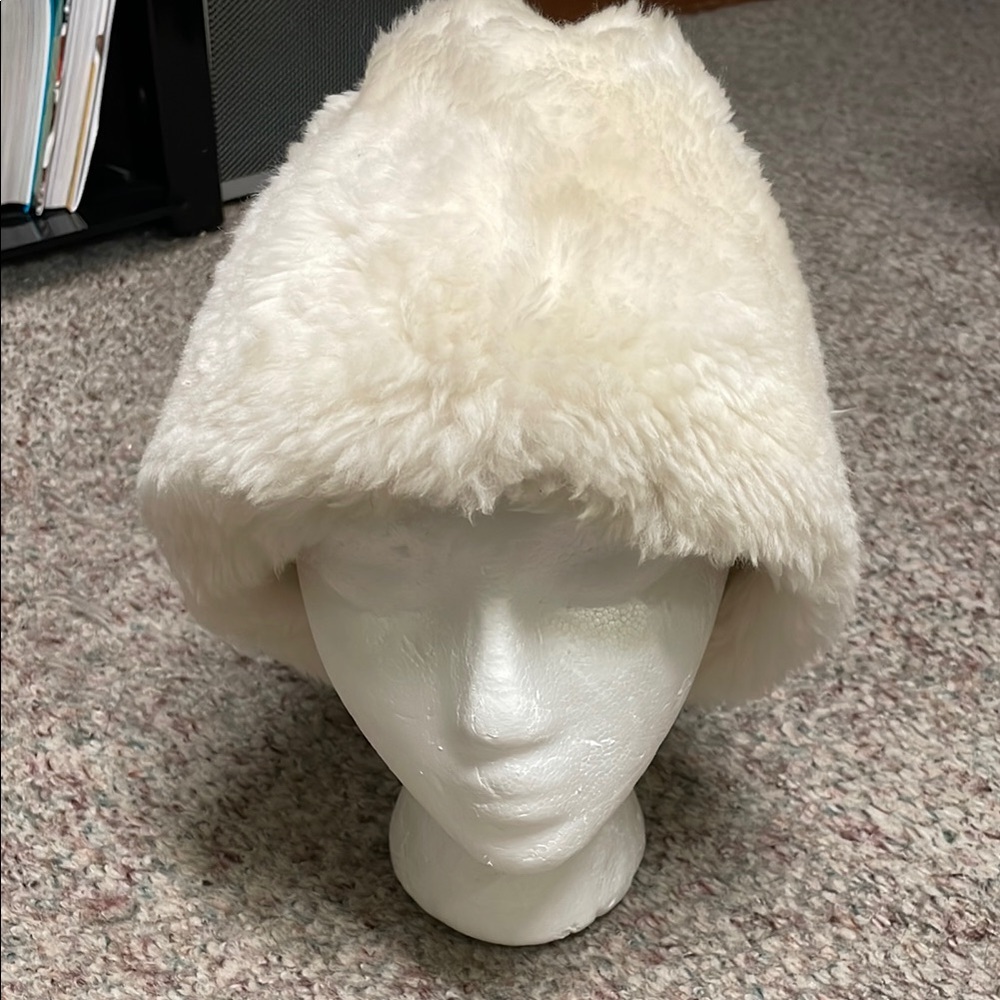 100% sherling leather Bucket Hat in Cream